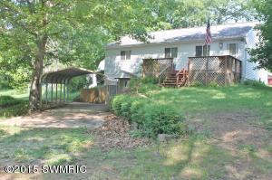 18886 Riverview Dr, Three Rivers, MI 49093 photo 1