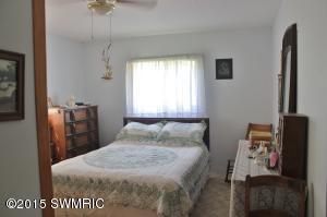 18886 Riverview Dr, Three Rivers, MI 49093 photo 4