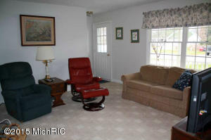 449 Forstrom Dr, Lowell, MI 49331 photo 2