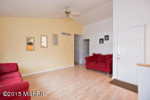 413 W Grant, Plainwell, MI 49080 photo 3