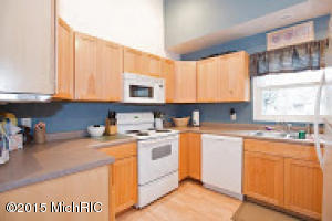 413 W Grant, Plainwell, MI 49080 photo 6