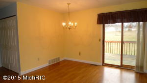 810 Morgan Dr, Belding, MI 48809 photo 5