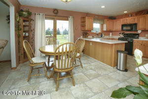 17153 Woodside Ln, Three Rivers, MI 49093 photo 9