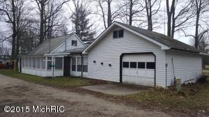 2071 Katheryn St, Crystal, MI 48818 photo 1