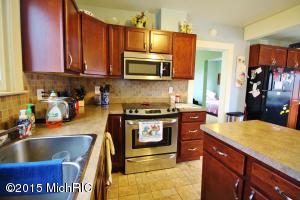 109 E Beech St, Three Oaks, MI 49128 photo 6