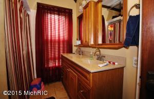 109 E Beech St, Three Oaks, MI 49128 photo 12