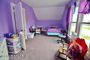 109 E Beech St, Three Oaks, MI 49128 photo 11