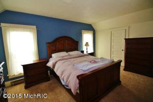 109 E Beech St, Three Oaks, MI 49128 photo 10
