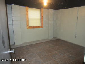 910 E 128th St, Grant, MI 49327 photo 24