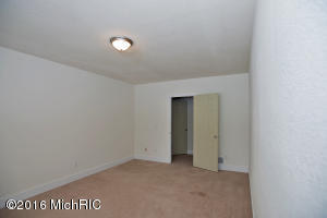 239 Golfview Dr, Plainwell, MI 49080 photo 13