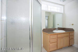 239 Golfview Dr, Plainwell, MI 49080 photo 8