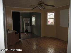 507 S Broas St, Belding, MI 48809 photo 3