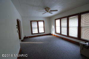 109 W 4th, Buchanan, MI 49107 photo 12