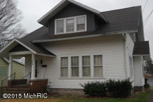 109 W 4th, Buchanan, MI 49107 photo 2