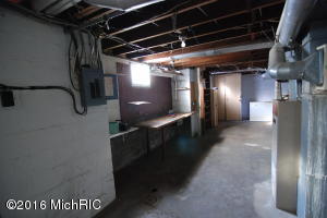 109 W 4th, Buchanan, MI 49107 photo 22