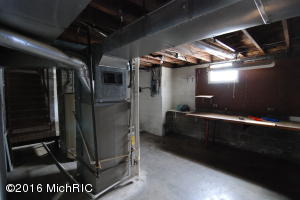 109 W 4th, Buchanan, MI 49107 photo 23