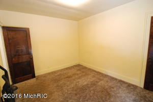 109 W 4th, Buchanan, MI 49107 photo 15