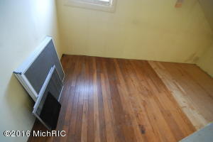 109 W 4th, Buchanan, MI 49107 photo 28