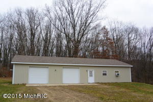 15121 N Main St, Buchanan, MI 49107 photo 2