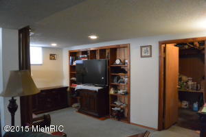 15121 N Main St, Buchanan, MI 49107 photo 17