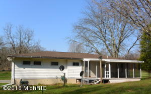 15121 N Main St, Buchanan, MI 49107 photo 4