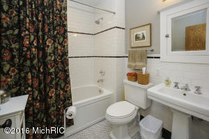 430 N Division, Marshall, MI 49068 photo 13