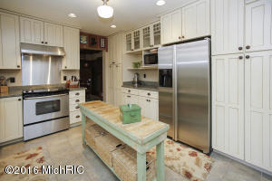 430 N Division, Marshall, MI 49068 photo 9