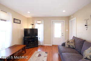124 Amity St, Lowell, MI 49331 photo 10