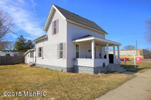 124 Amity St, Lowell, MI 49331 photo 1