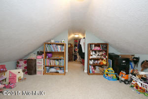 124 Amity St, Lowell, MI 49331 photo 16