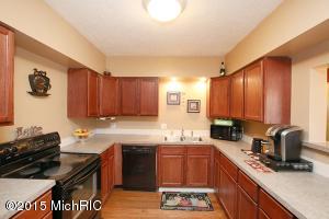124 Amity St, Lowell, MI 49331 photo 2