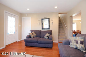 124 Amity St, Lowell, MI 49331 photo 9