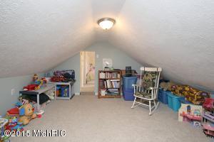 124 Amity St, Lowell, MI 49331 photo 17