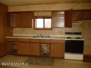 234 E Roosevelt Rd, Bitely, MI 49309 photo 3