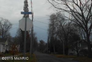 716 Maple St, Three Rivers, MI 49093 photo 3