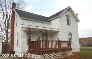 716 Maple St, Three Rivers, MI 49093 photo 1