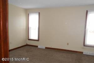716 Maple St, Three Rivers, MI 49093 photo 5