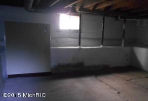 716 Maple St, Three Rivers, MI 49093 photo 4
