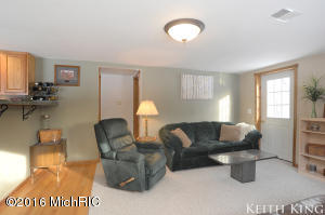 4295 E 104th St, Grant, MI 49327 photo 6