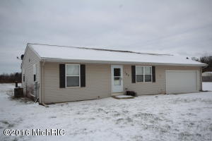 182 14th St, Plainwell, MI 49080 photo 1