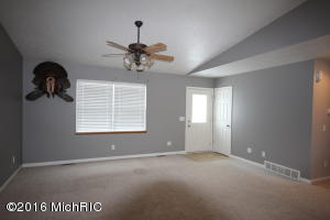 182 14th St, Plainwell, MI 49080 photo 4