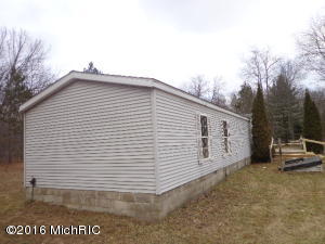 11230 Fillmore Rd, Sumner, MI 48889 photo 6