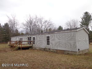 11230 Fillmore Rd, Sumner, MI 48889 photo 4