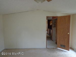 11230 Fillmore Rd, Sumner, MI 48889 photo 12
