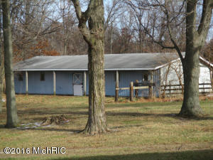 445 Block Rd, Coldwater, MI 49036 photo 2
