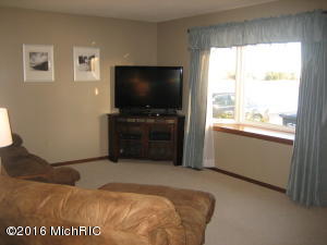 16735 E Augusta Dr, Augusta, MI 49012 photo 5