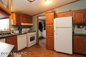 45 Smith, Hesperia, MI 49421 photo 3