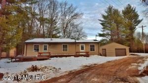 3275 E 40th, White Cloud, MI 49349 photo 1