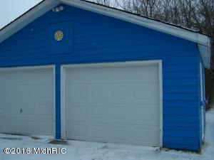 75 10th St, Plainwell, MI 49080 photo 3