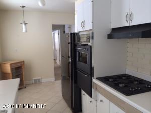 1042 Bronson, Plainwell, MI 49080 photo 4